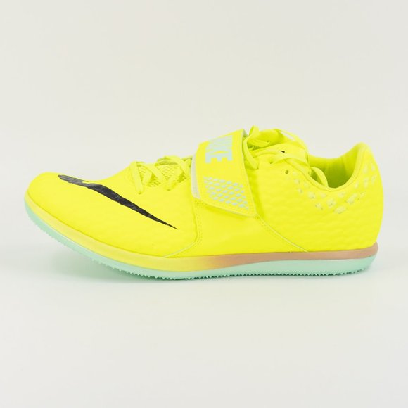 Athletic_Shoes